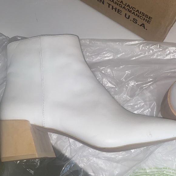 Imagine by Vince Camuto Quiana White Square toe Ankle boots in Size 7.5 MSRP$250 - Picture 5 of 15